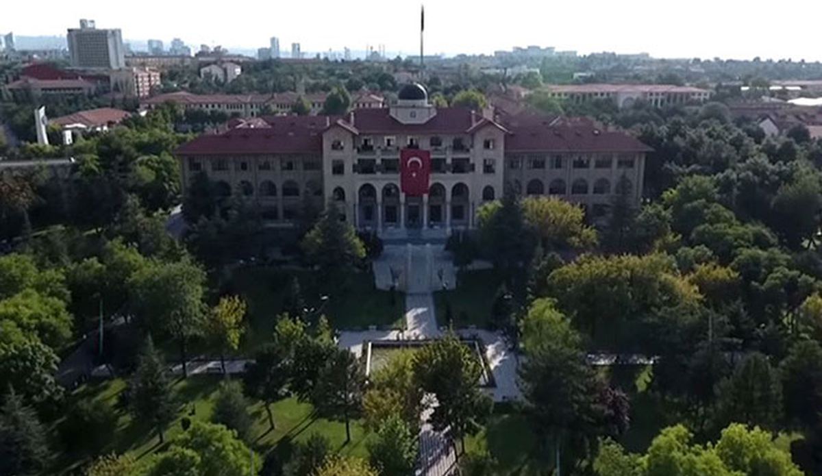 Kampüs Meydanı