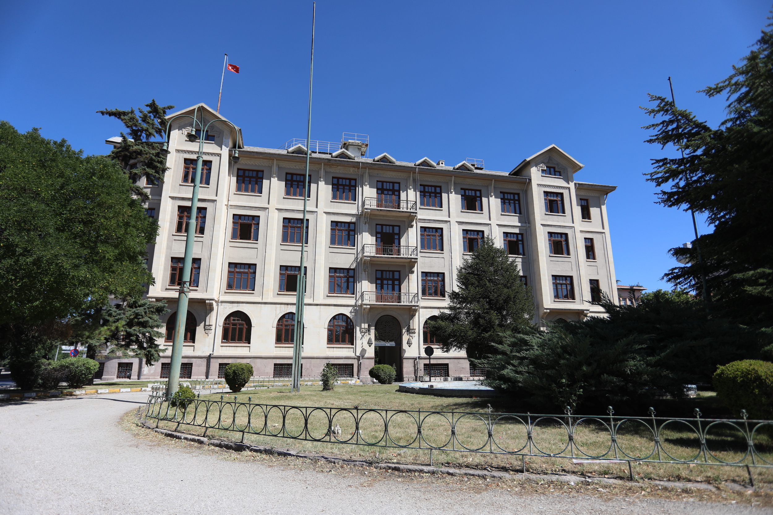 Kampüs Meydanı