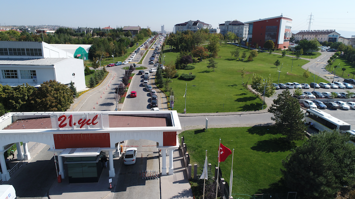 Kampüs Meydanı