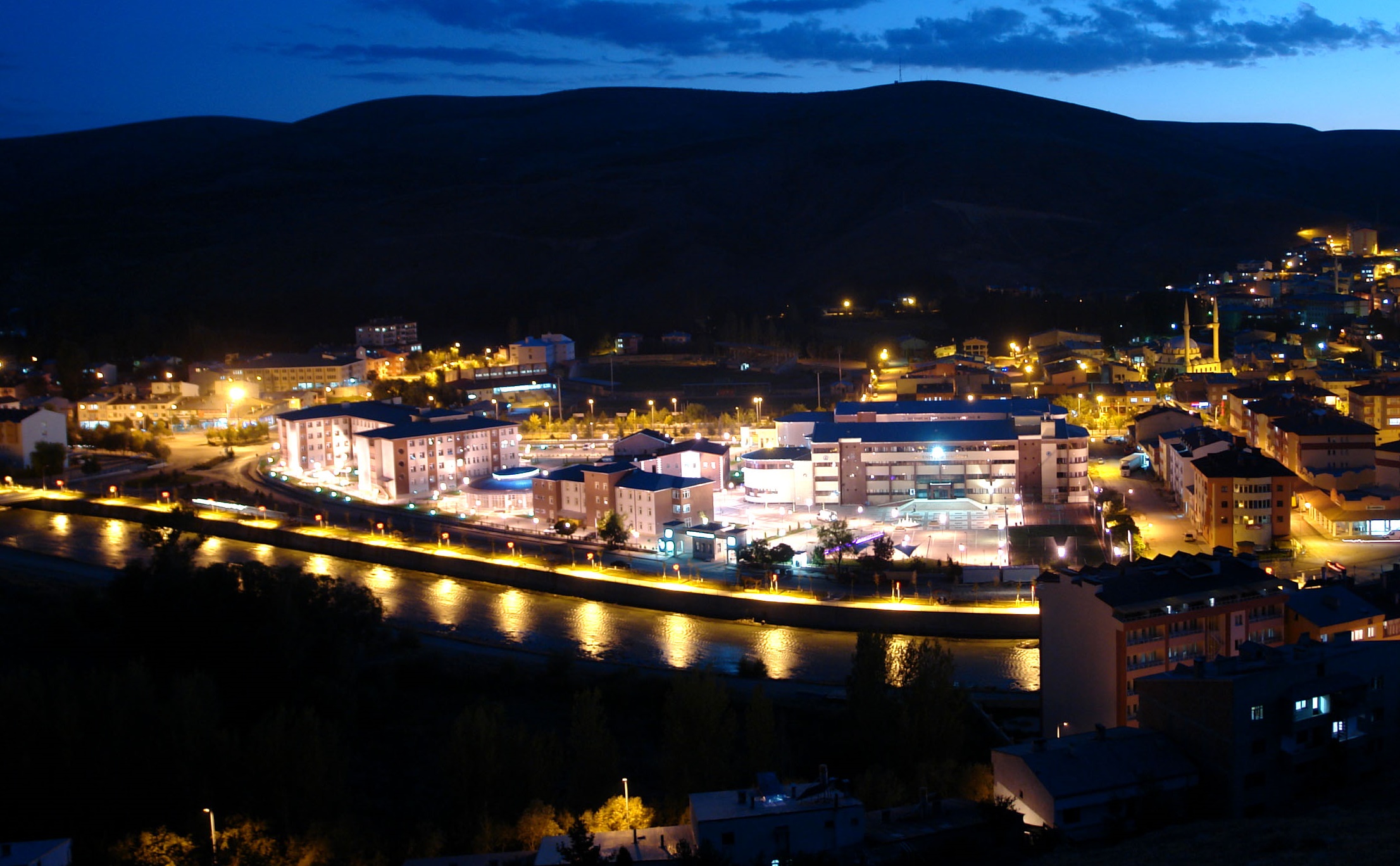 Kampüs Meydanı