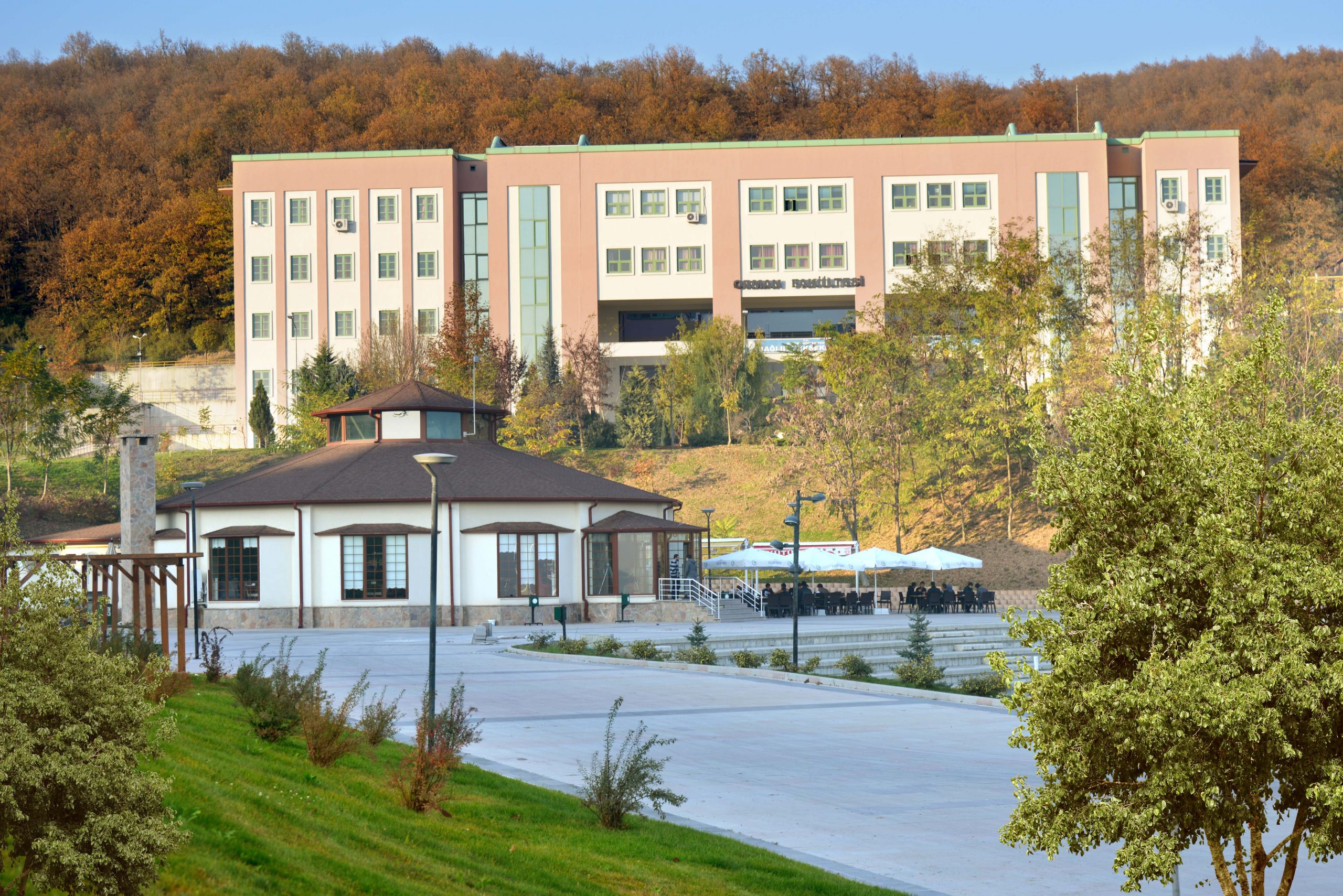 Kampüs Meydanı