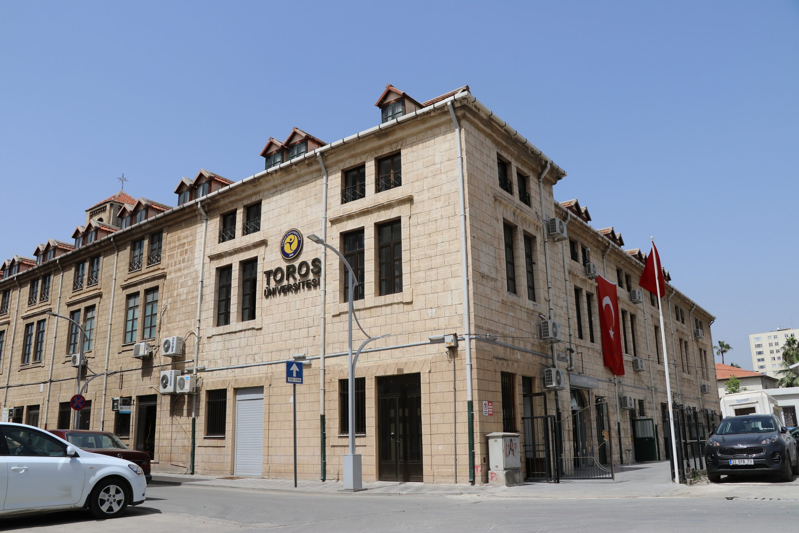 Toros Üniversitesi Kampüsü