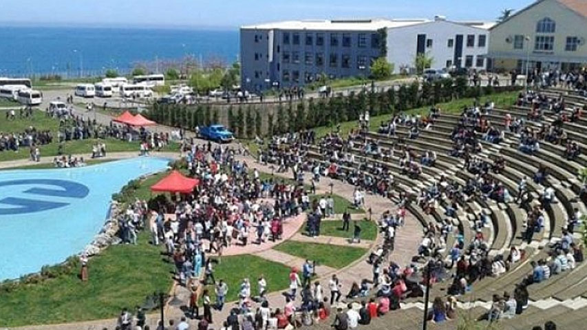 Kampüs Meydanı