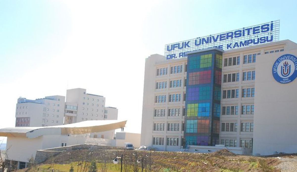 Kampüs Meydanı