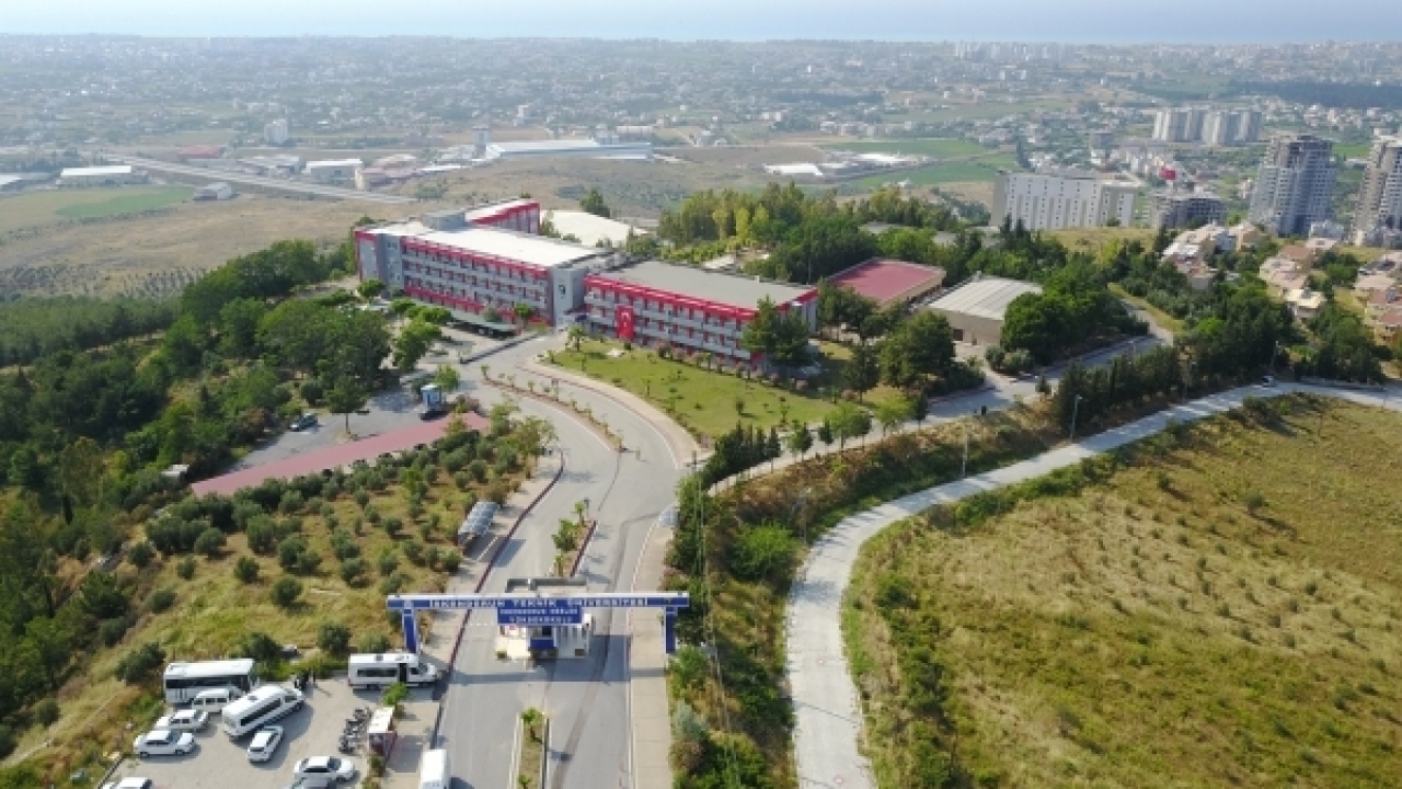 Kampüs Meydanı